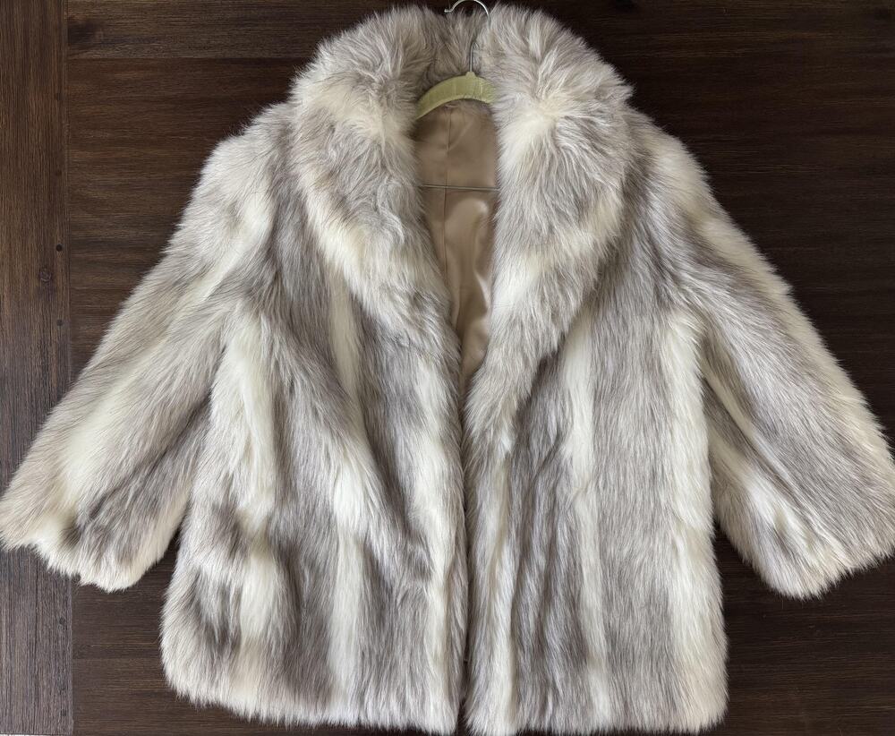 Silver Fox Faux Fur Coat Jacket Womens M/L Sevet Open Front Classic